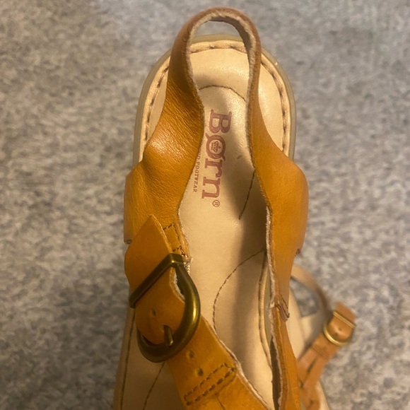 Born Braided Thong Brown Sandals - Picture 2 of 7